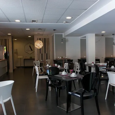 Lagrange Millenaire 3*